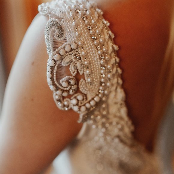 Anna Campbell - Blake Wedding Gown - Picture 7 of 8